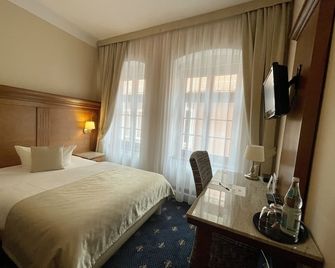 Hotel Italia - Görlitz - Makuuhuone