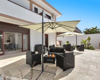 1786 B&B Joy Home - Camera 2 - Maruggio - Patio
