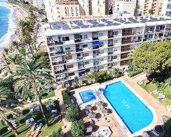 Skol 329 – Spacious Beachfront Studio with Sea Views - Marbella - Piscine