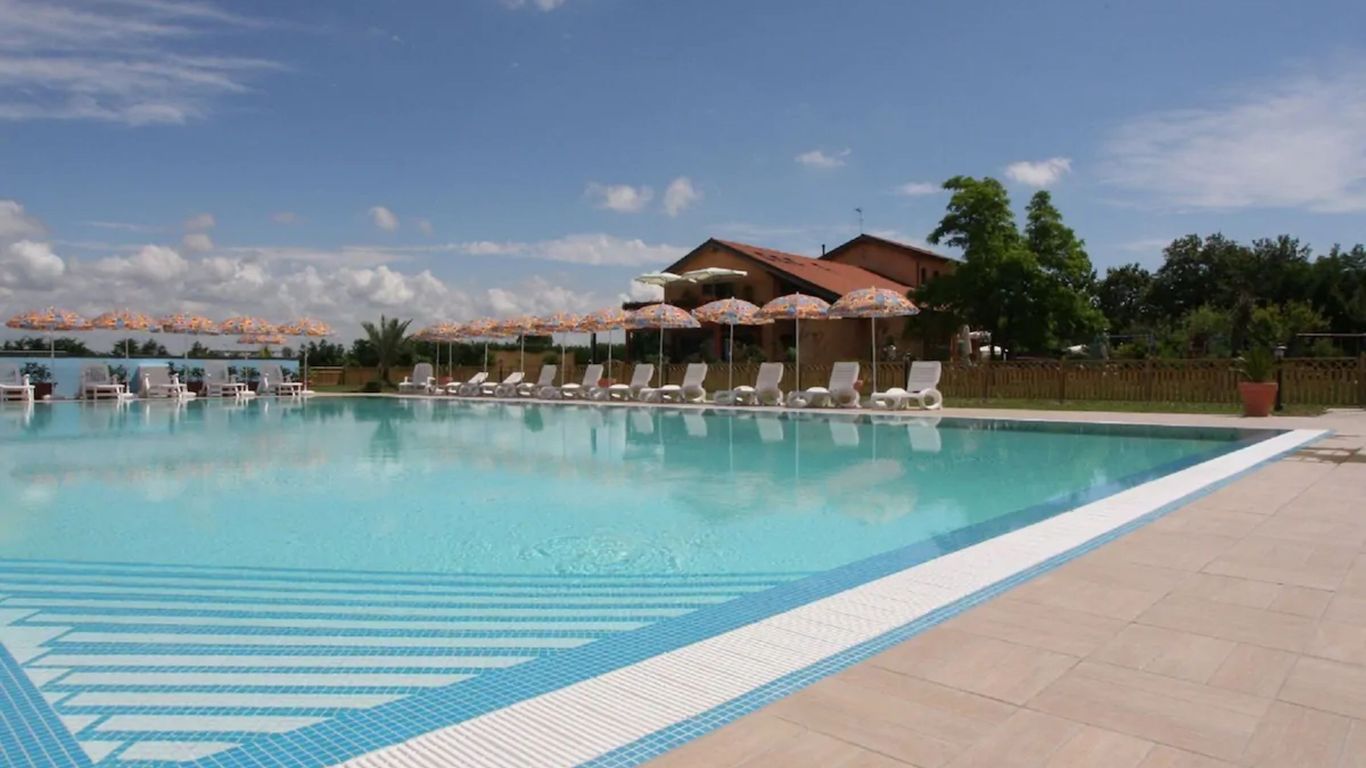 Country House Country Club