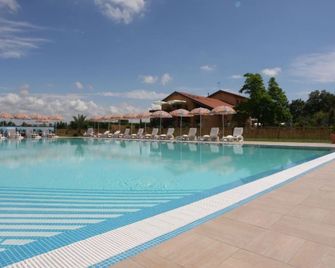 Country House Country Club - ונציה - בריכה