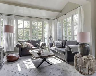 Holiday home at Bedafse Bergen - Uden - Wohnzimmer