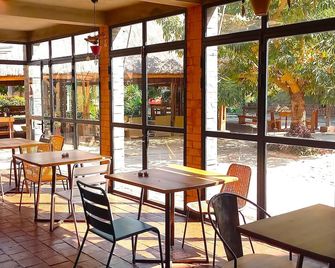 Le Chat'o Park Hotel Ivato Airport Navette Gratuite H24 - Antananarivo - Restaurant