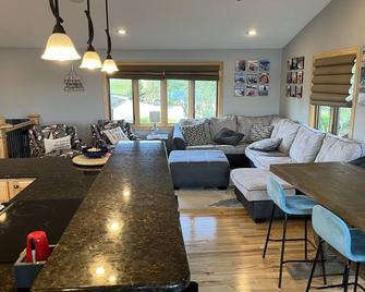 4 bedroom Richmond lake house getaway - Aberdeen