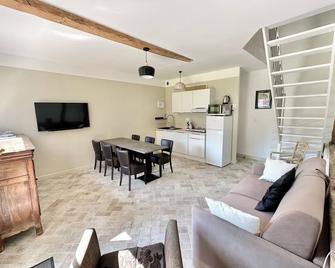 Cosy duplex for 4 to 6 people with terrace - Verton - Sala de estar