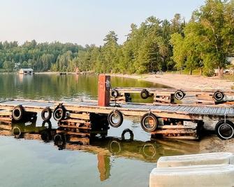 Bowerbird Beach Camp Cabin #1 - Sioux Narrows - Vista del exterior