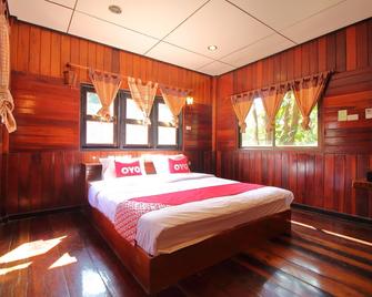 OYO 476 Ban Rimnam Resort - Kampheang Saen - Bedroom