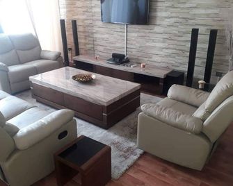 Cosy Appartment Boboliko - Кіншаса - Вітальня