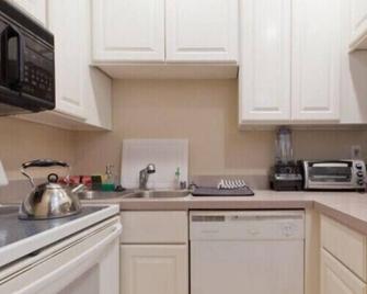 Private Condo - Walk To Ucla - Resort Style Living - Los Angeles - Kitchen