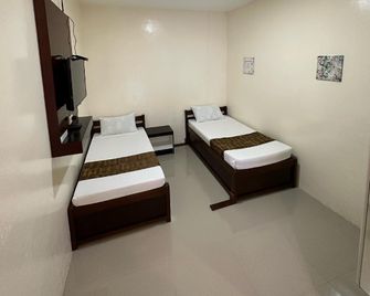 D' Camp Pensione - General Santos - Slaapkamer