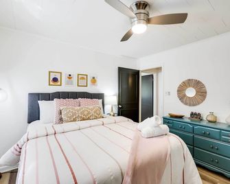 Half Mi to Oaklawn Casino: Hot Springs Home! - Hot Springs - Bedroom