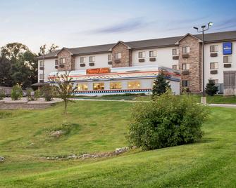 Baymont by Wyndham Glenwood - Glenwood - Building