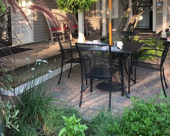 Inn at English Meadows - Kennebunkport - Patio