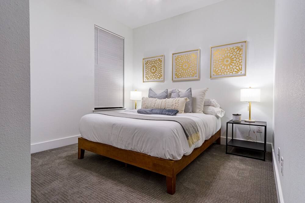 Beautiful Contemporary 4br Near Downtown - דאלאס - חדר שינה