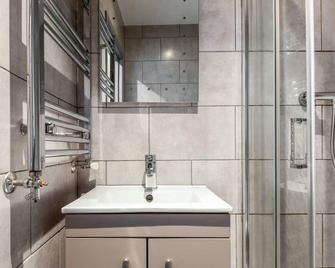 Modern & Stylish 1 Bed Budget Apartment in Central Halifax - Halifax