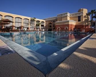 Westgate Towers Resort - קיסימי - בריכה