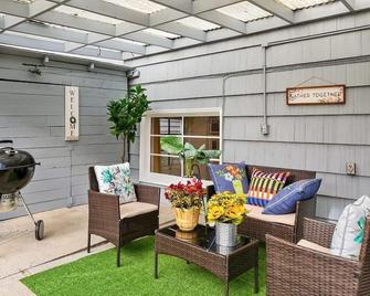 Cozy Getaway Yard House With Bbq - Uw - Children Hospital - Seattle - Patio