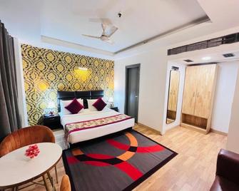 Qotel Comfort At Residency Kaushambi Anand Vihar - Ghaziabad - Schlafzimmer