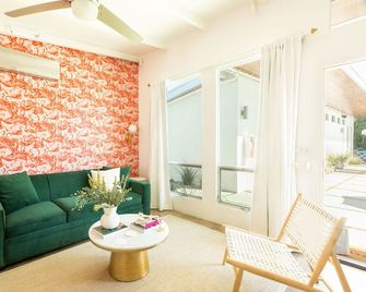ذا ويسلي باي أفانتستاي - بالم سبرينغس