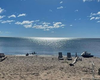 #4 Beach front Cabin at Miami Beach Resort - Oscoda - Beach