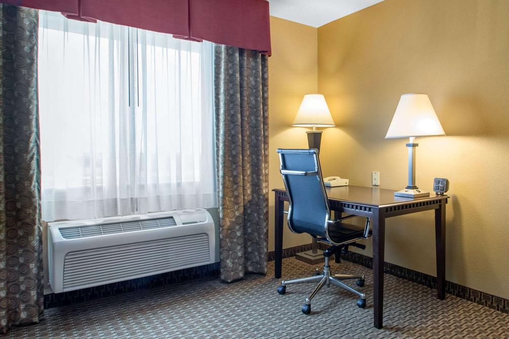 Comfort Suites Wisconsin Dells Area C 128 C 1 6 8 Portage