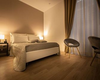 Fj Bianco Guest House - Naples - Phòng ngủ