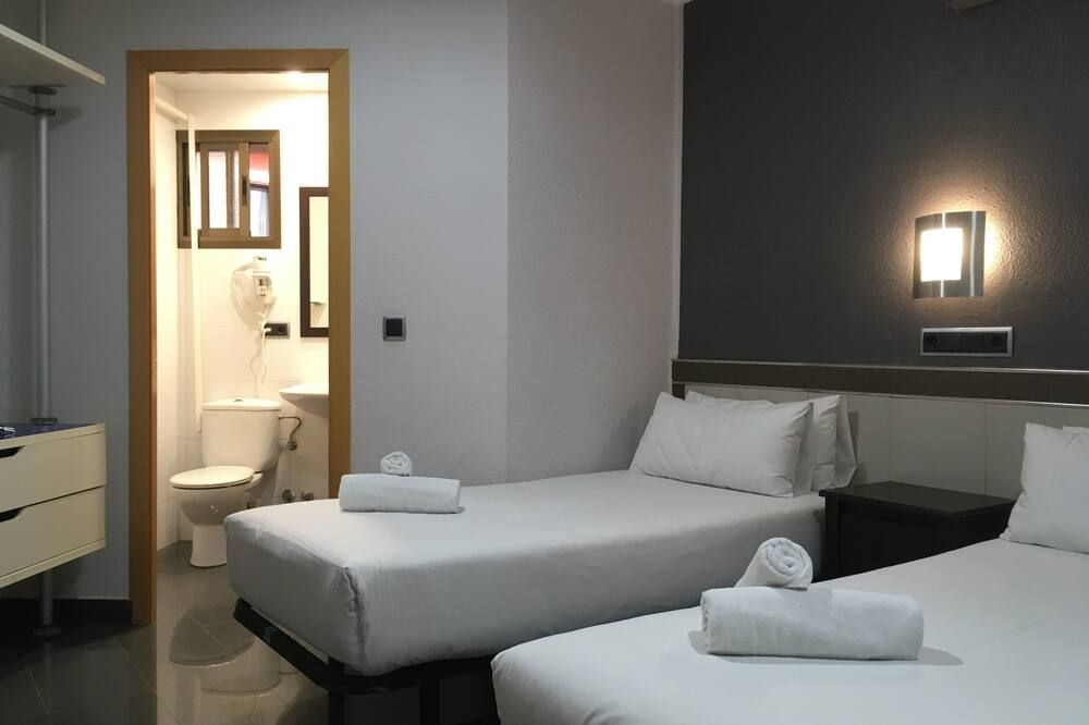 هوستل ليفانتي برشلونة