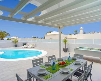 Villa Joanna Sol by Villa Plus - Tías - Zwembad