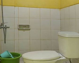 OYO Life 91027 Note Hotel Syariah - Prabumulih - Bathroom
