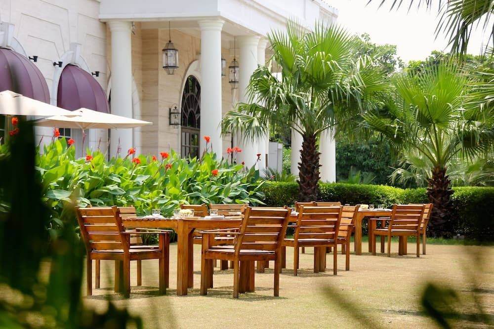 فندق ذا بلازيو - جورجاون - شرفة مرصوفة