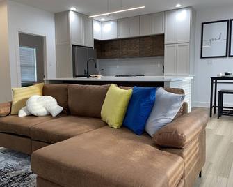 Downtown New 3 Story Sleeps 14 - Baton Rouge - Sala de estar