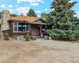 Kozy Cabin - Allenspark - Building