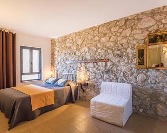 Can Salva Amb Jacuzzi Privat - Torroella de Fluvià - Bedroom