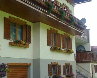 Double room shared shower - Bergheim, Haus - באד הופגאשטיין - בניין