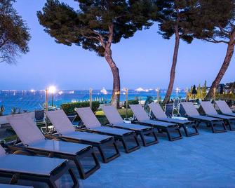 Hôtel Vacances Bleues Delcloy - Saint-Jean-Cap-Ferrat - Patio