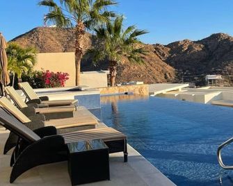 Stunning 2BR Oceanview Contemporary Condo in Cabo - Cabo San Lucas - Basen