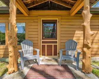 Eagles Rest on Kentucky Lake- peaceful spot for vacation overlooking the lake - Waverly - Patio