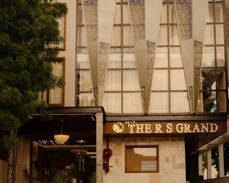 Hotel Rs Grand - Kushinagar - Building