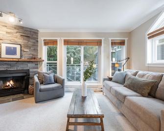 Private Bike Storage | Free parking | Mountain Views | Window AC - Whistler - Living room