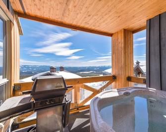 Stonegate Resort by Okanagan Premier - Big White - Balcony