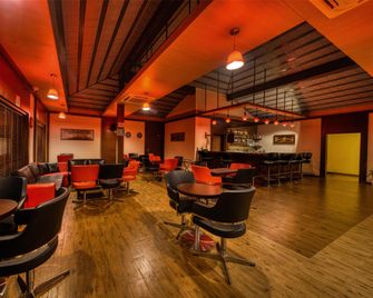 Purple Palms Resort & Spa - Kushālnagar - Bar
