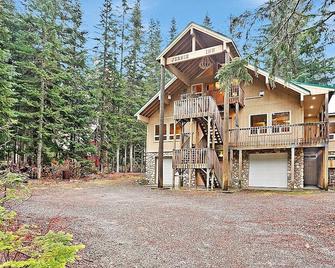 Funky And Affordable Studio Suite - Snoqualmie Pass - Building