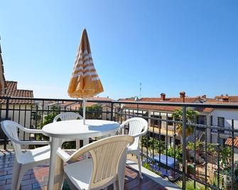 Apartments Ljiljana - Novigrad - Balcony