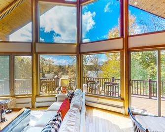 Autumn Hill Lakehouse - Hinsdale - Sala de estar