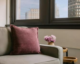 Sonder Gabriel Richard - Detroit - Living room