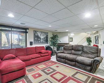 Spacious King of Prussia Home w/ 2 Game Rooms - King of Prussia - Ingresso