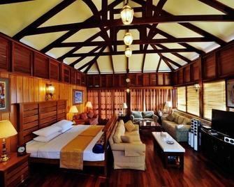The View Resort & Restaurant - Pyin Oo Lwin - Bedroom