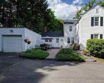 The Historic Hideaway - Avon - Edificio