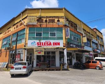 Hotel O Selesa Inn - Kuala Berang - Building