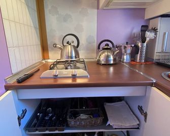 Tinyhouse Maria, in the middle of quiet nature with panoramic view, 13KM to the sea. - Águilas - Küche